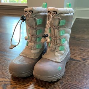 North face Alpenglow snow boots
